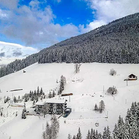 Lovely With Shared Pool Sankt Martin am Tennengebirge
