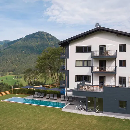 Hotel Lovely With Shared Pool Sankt Martin am Tennengebirge